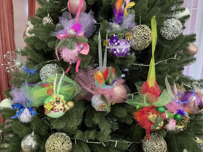 Арттерапія «Новорічна іграшка»