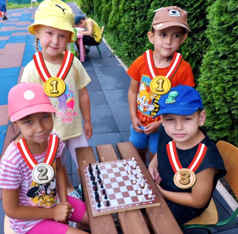 Шахові змагання на свіжому повітрі відбулись!